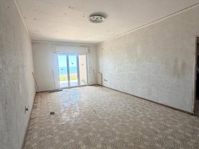 Appartamento in vendita a Castel Volturno, Campania