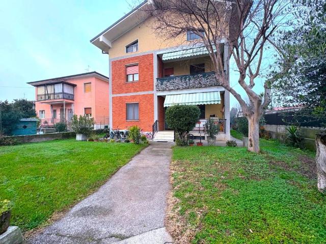Villa Indipendente in vendita a Castelcovati, Brescia
