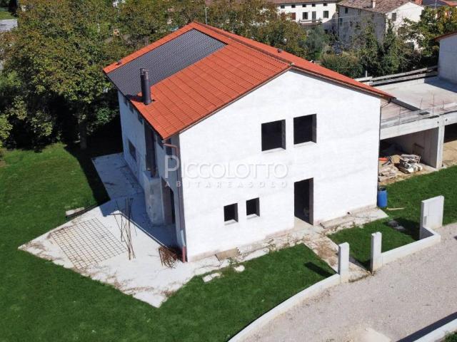 Appartamento in vendita a Pieve del Grappa, Castelcucco
