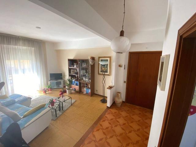 Appartamento in vendita a Fornaci, Marche