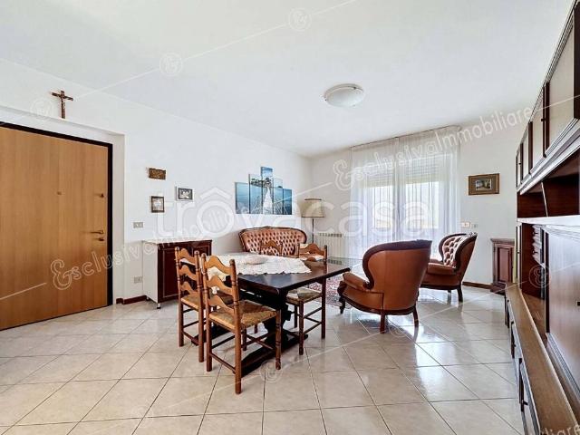 Appartamento in vendita a Sant'Agostino, Marche