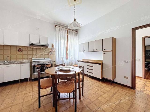 Appartamento in vendita a Sant'Agostino, Marche