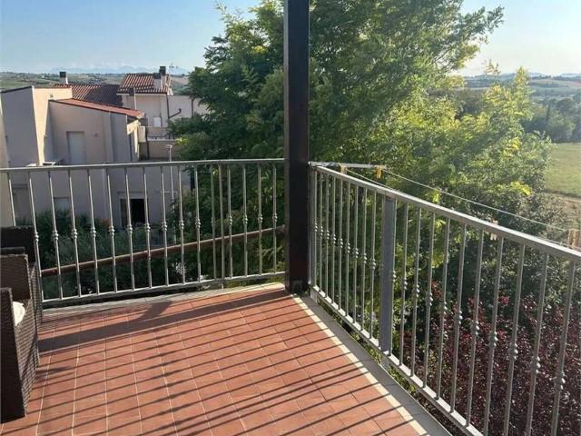 Appartamento in vendita a Cerretano, Marche