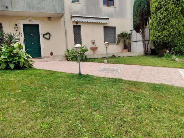 Appartamento in vendita a Figuretta, Marche