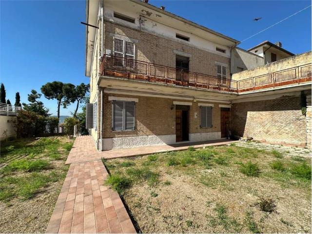Appartamento in vendita a Sant'Agostino, Marche