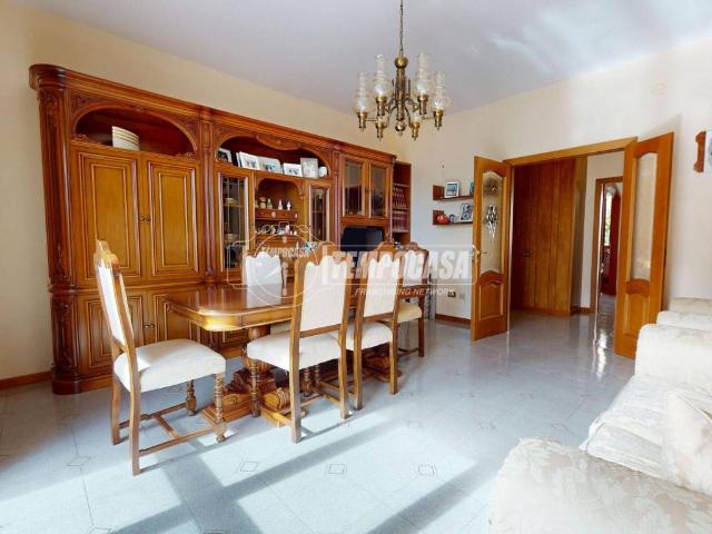 Appartamento in vendita a Crocette, Marche