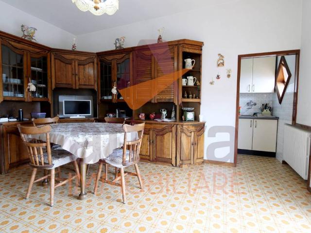 Appartamento in vendita a Crocette, Marche