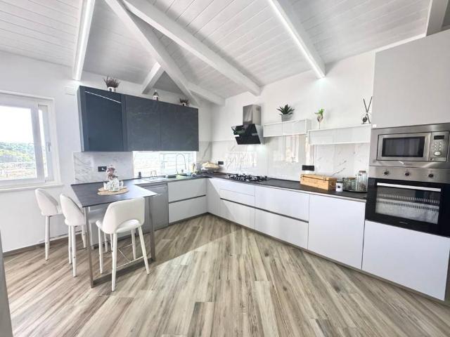 Appartamento in vendita a Castellabate, Campania