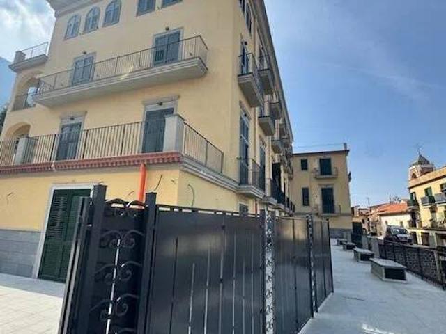 Appartamento in vendita a Fratte, Castellammare Di Stabia