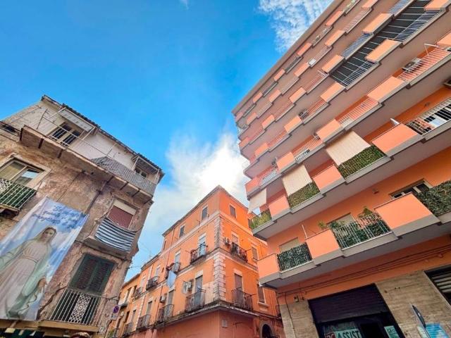 Appartamento in vendita a Caporivo, Castellammare Di Stabia