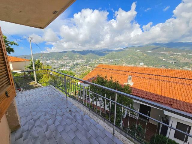 Villa Indipendente in vendita a Castellaro, Liguria