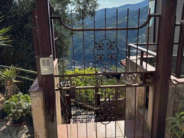 Appartamento in vendita a Castellaro, Liguria