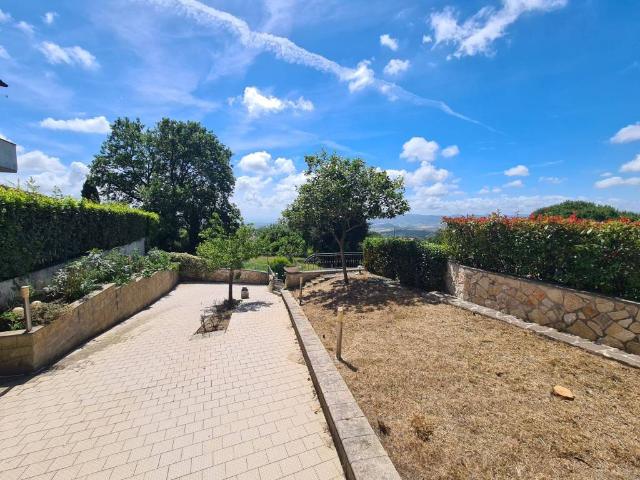 Appartamento in vendita a Castellina Marittima, Toscana