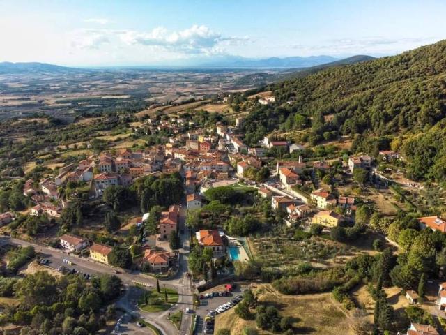 Appartamento in vendita a Castellina Marittima, Toscana