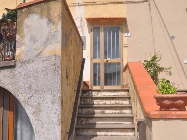Appartamento in vendita a Castellina Marittima, Toscana