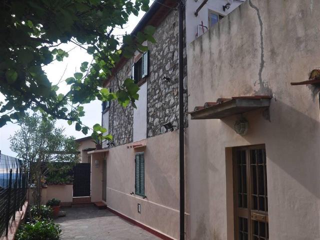 Appartamento in vendita a Castellina Marittima, Toscana