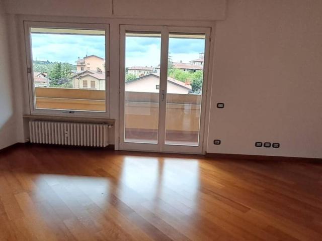 Appartamento in vendita a Castello Di Brianza, Lombardia