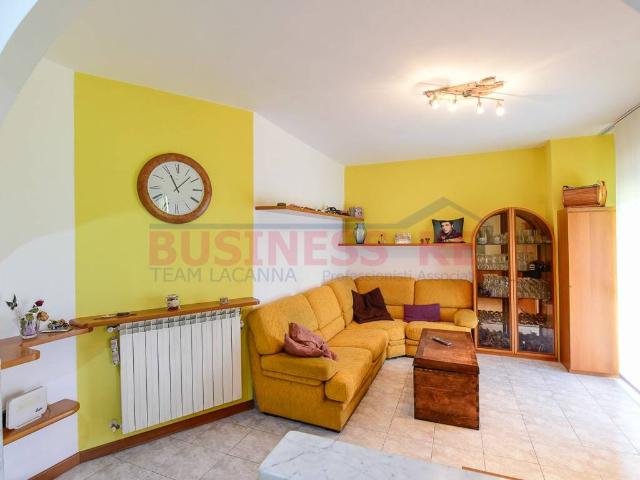 Appartamento in vendita a Castelmarte, Lombardia