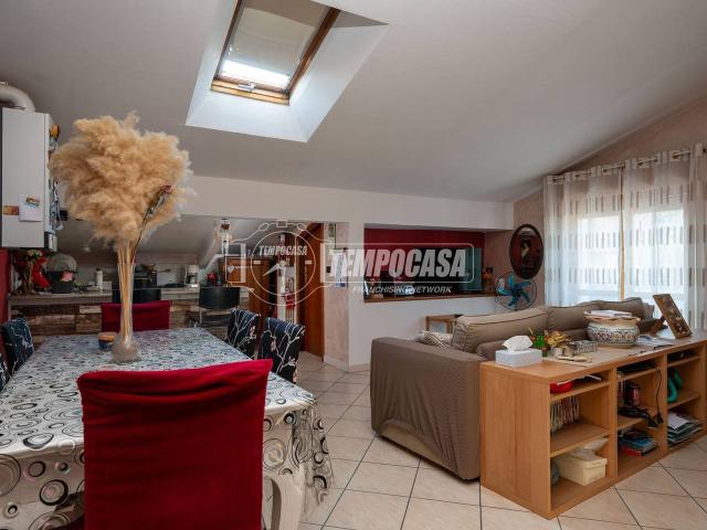 Appartamento in vendita a Casoletta, Castelnovo ne' Monti