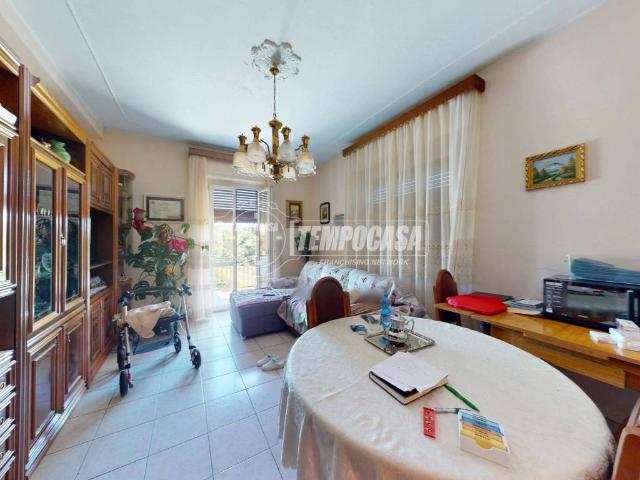 Appartamento in vendita a Castelnuovo Bozzente, Lombardia