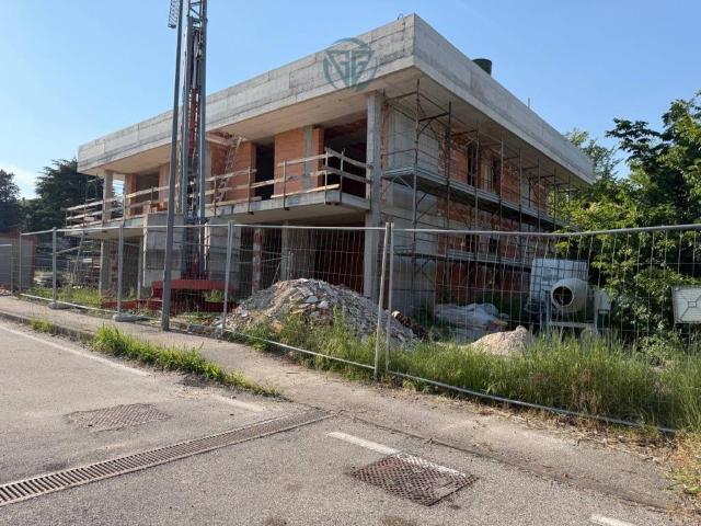 Villa Indipendente in vendita a San Lorenzo, Castelnuovo Del Garda