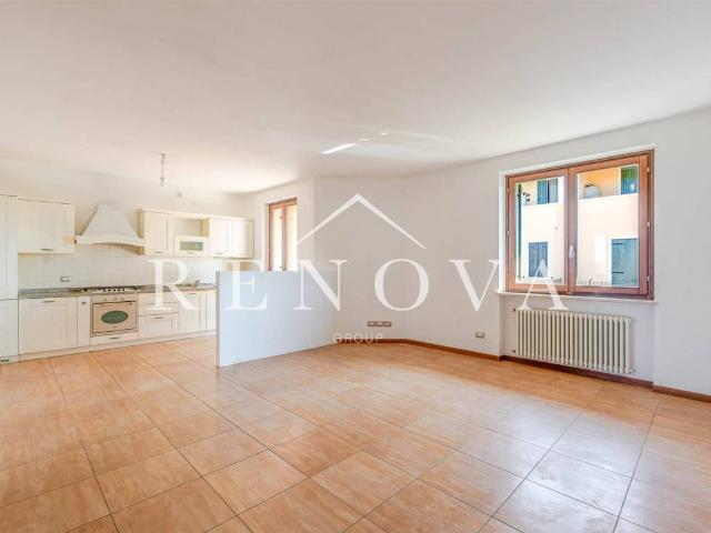 Appartamento in vendita a Sandrà, Castelnuovo del Garda