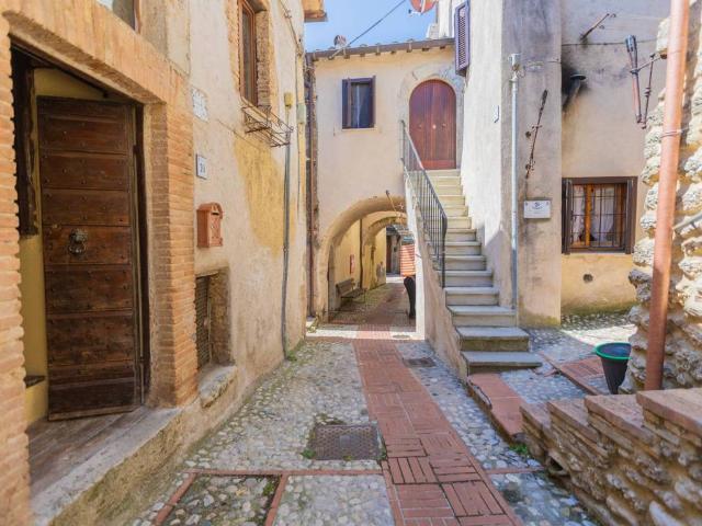 Appartamento in vendita a Castelnuovo Di Farfa, Lazio