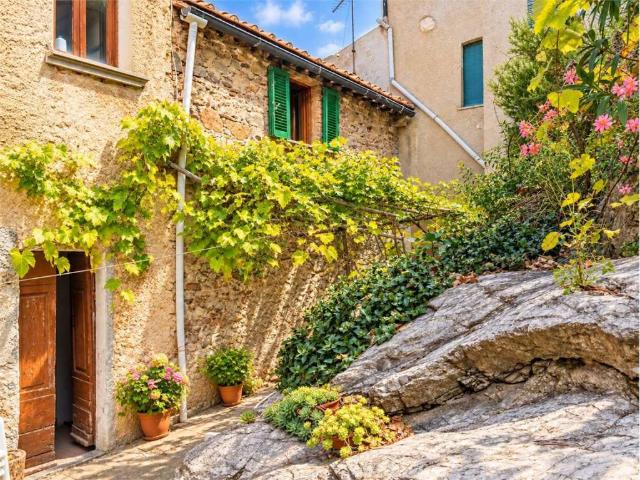 Appartamento in vendita a Castelnuovo di Val di Cecina, Pisa