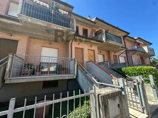 Appartamento in vendita a Macine, Marche