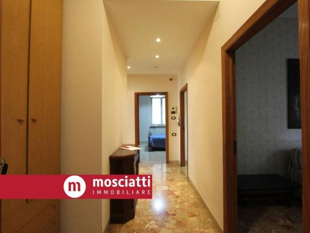 Appartamento in vendita a Quartiere Feggiani, Castelraimondo
