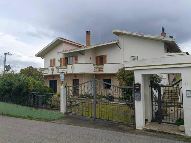 Appartamento in vendita a Castiglione A Casauria, Abruzzo