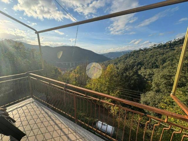 Appartamento in vendita a Castiglione Chiavarese, Liguria