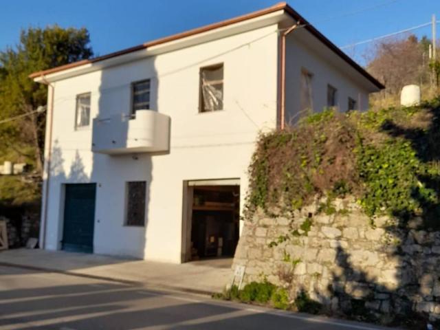 Appartamento in vendita a Castiglione Chiavarese, Liguria