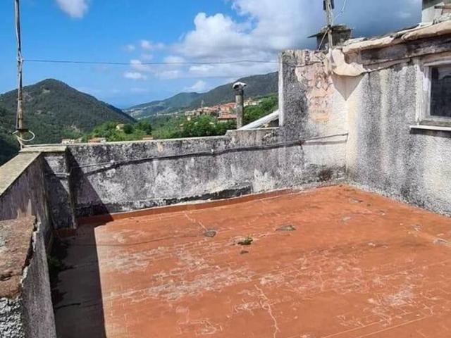Appartamento in vendita a Castiglione Chiavarese, Liguria