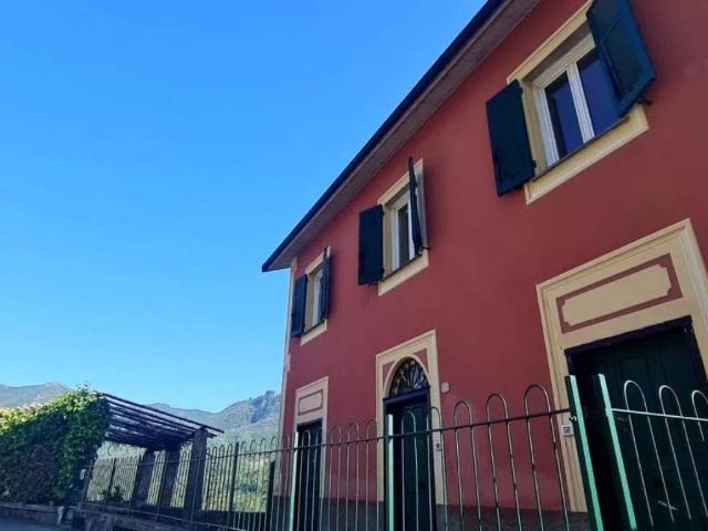 Appartamento in vendita a Castiglione Chiavarese, Liguria
