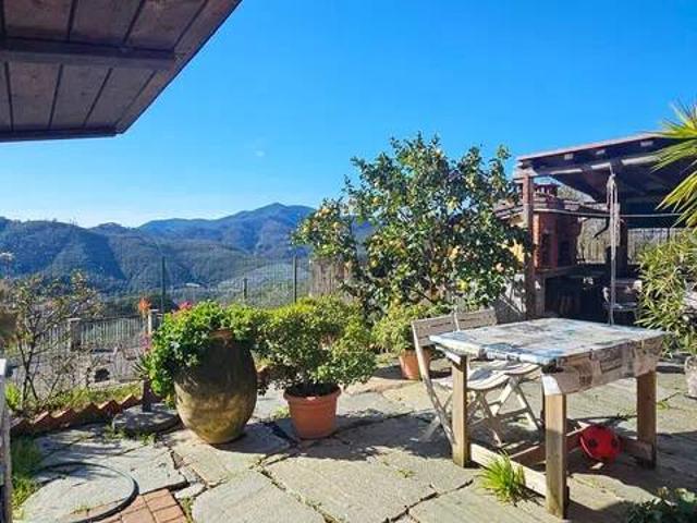 Appartamento in vendita a Castiglione Chiavarese, Liguria