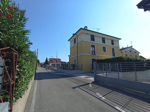 Appartamento in vendita a Castiglione Delle Stiviere, Lombardia