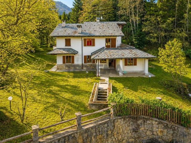 Appartamento in vendita a Dorga, Castione Della Presolana