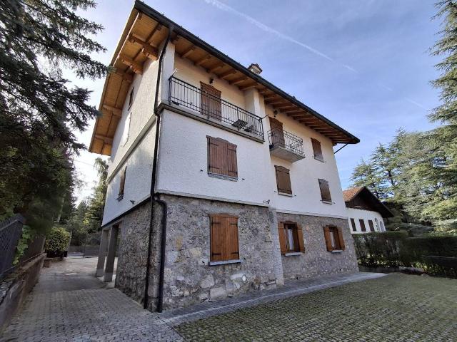 Appartamento in vendita a Dorga, Castione della Presolana