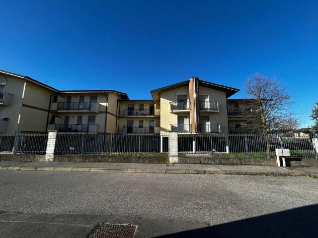 Appartamento in vendita a Castiraga Vidardo, Lombardia