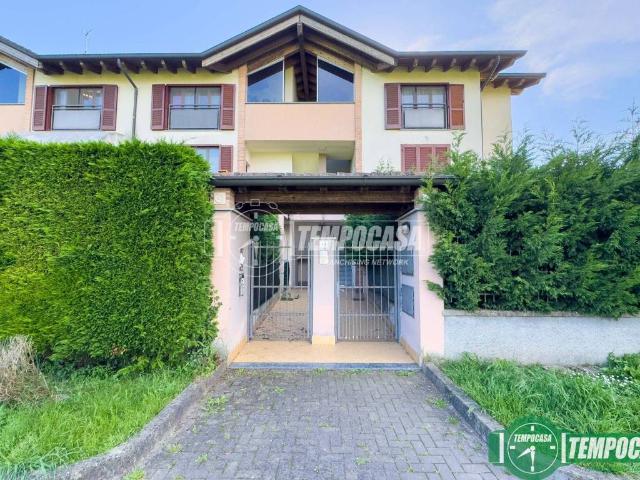 Appartamento in vendita a Castiraga Vidardo, Lombardia