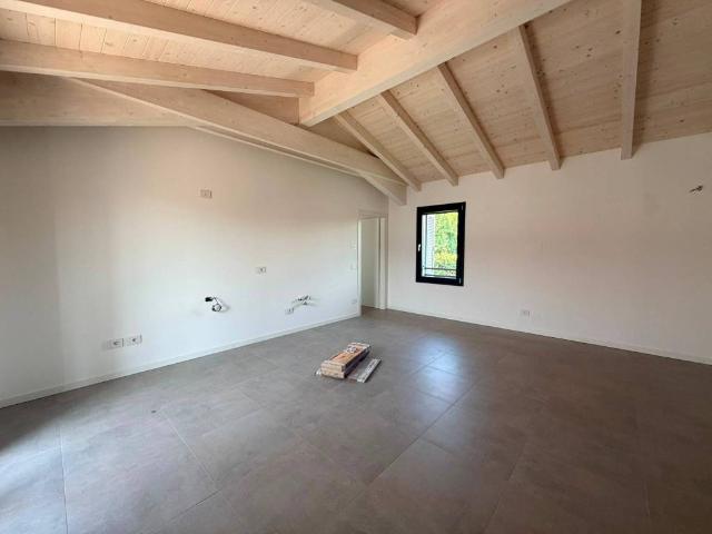 Appartamento in vendita a Castrezzato, Brescia