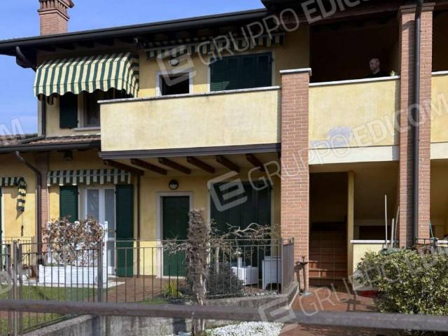 Appartamento in vendita a Castrezzato, Lombardia
