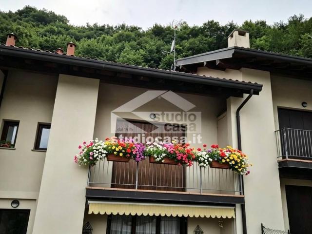 Appartamento in vendita a Castro, Lombardia