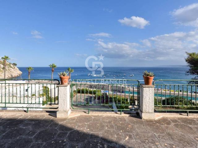 Appartamento in vendita a Castro Marina, Puglia