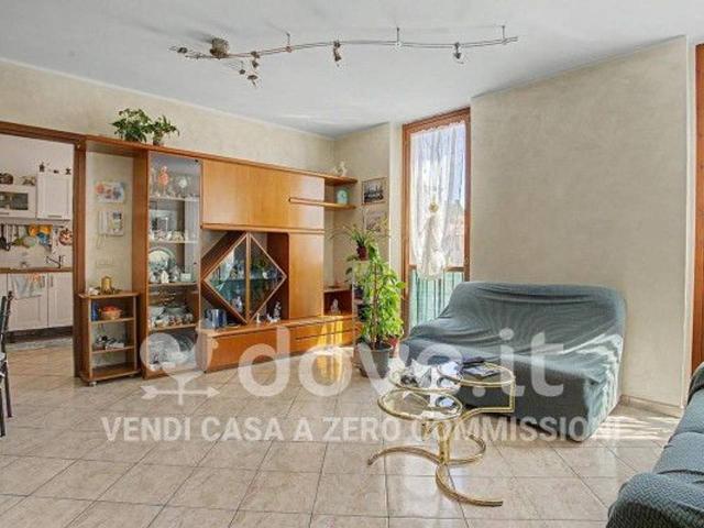 Appartamento in vendita a Castronno, Lombardia