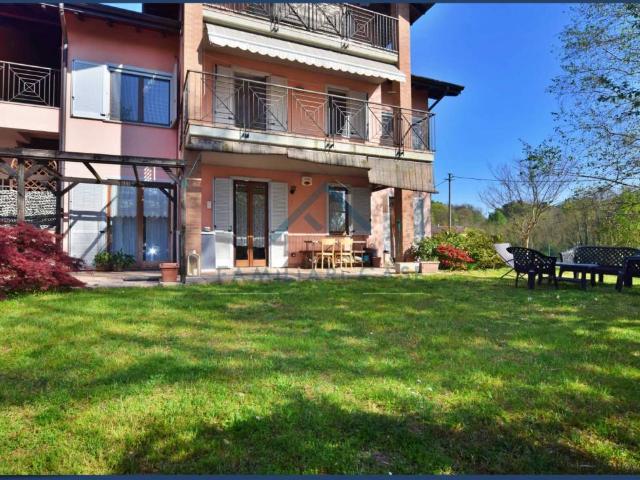 Appartamento in vendita a Castronno, Lombardia