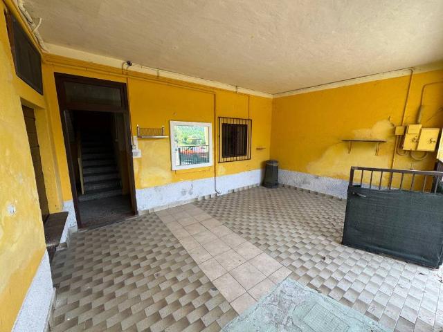 Appartamento in vendita a Castronno, Lombardia