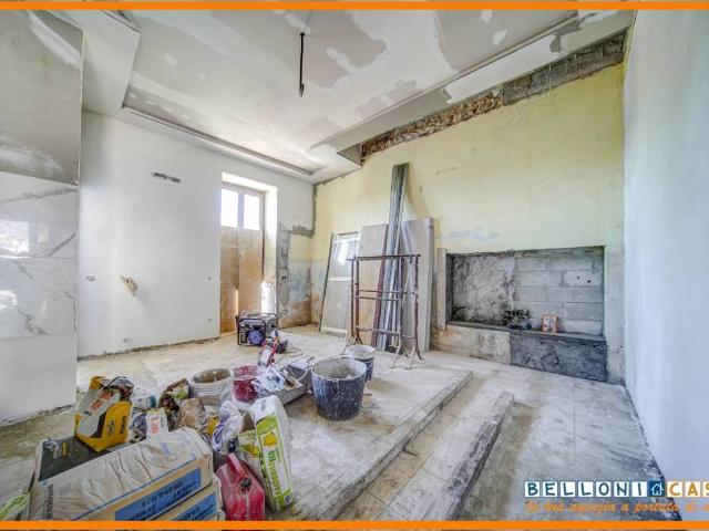 Appartamento in vendita a Castronno, Lombardia