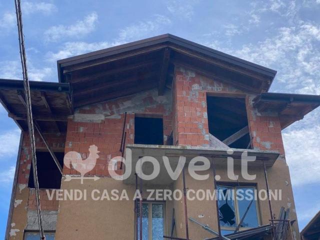 Appartamento in vendita a Castronno, Lombardia